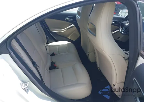 2014 Mercedes-Benz Cla 250 z USA, uszkodzony, nr VIN WDDSJ4EBXEN056518